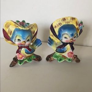 Vintage salt and pepper shakers.